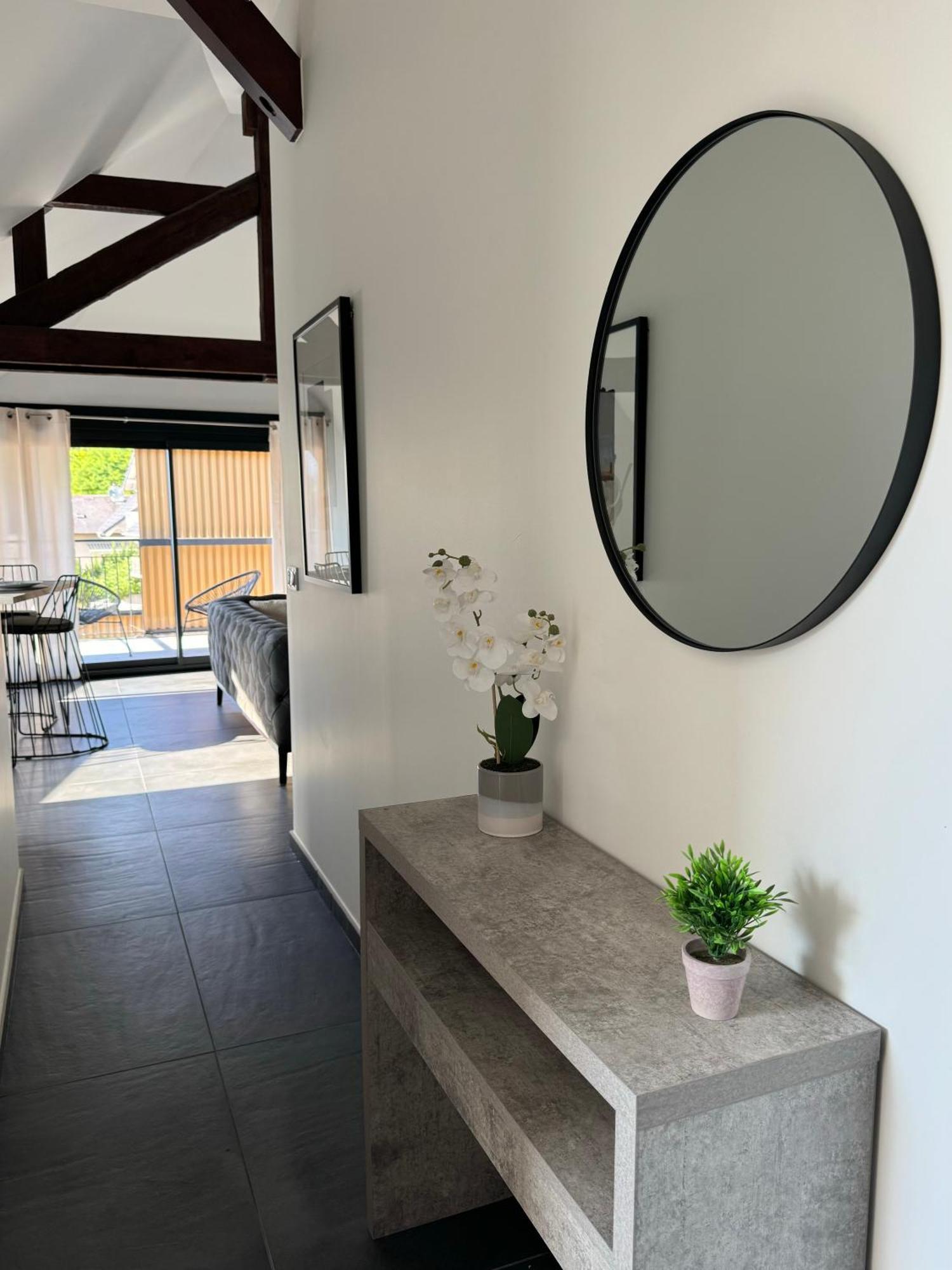 Magnifique Appartement Vue Lac - 5 Personnes Voglans Kültér fotó